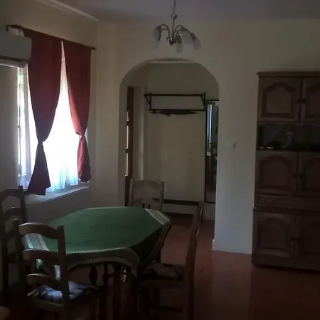 Kincso Apartmanhaz * Erd